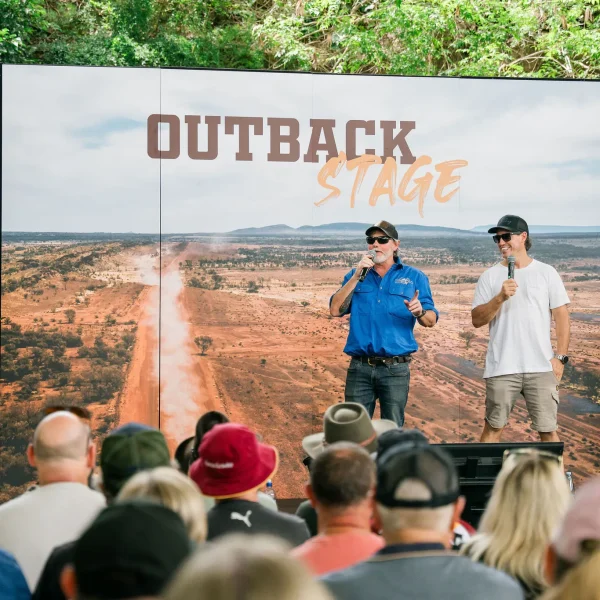 Brisbane-4x4-Show-Outback-Stage-Shaun-and-Graham-4WD-247